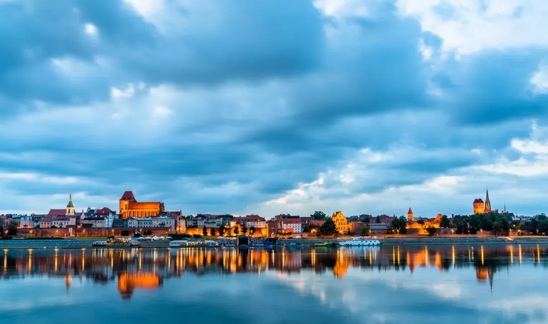 Walkative! Free Walking Tour Toruń — Old Town & Castle Ruins route, Torun